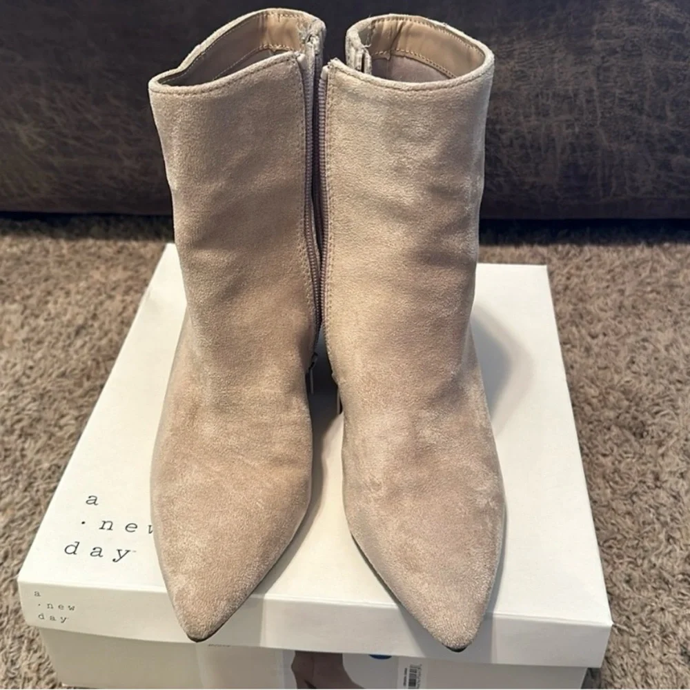 A New Day Cream Booties Size 7M - Picture 4 of 8